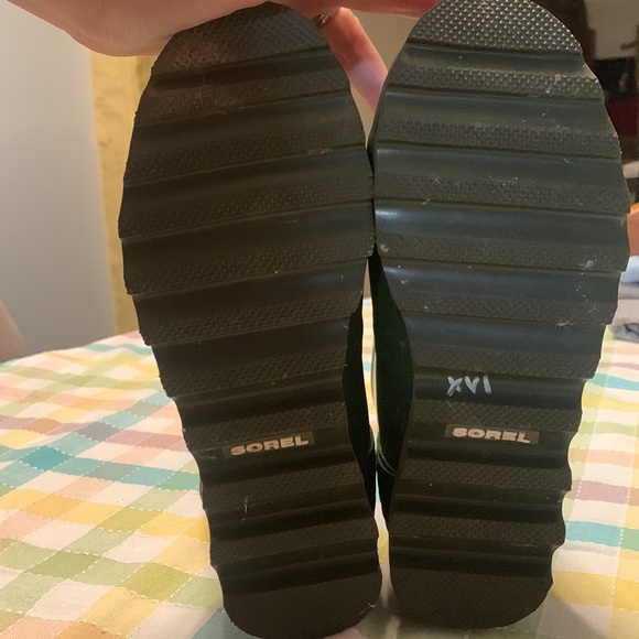 Used Sorel rain boots - Picture 5 of 8